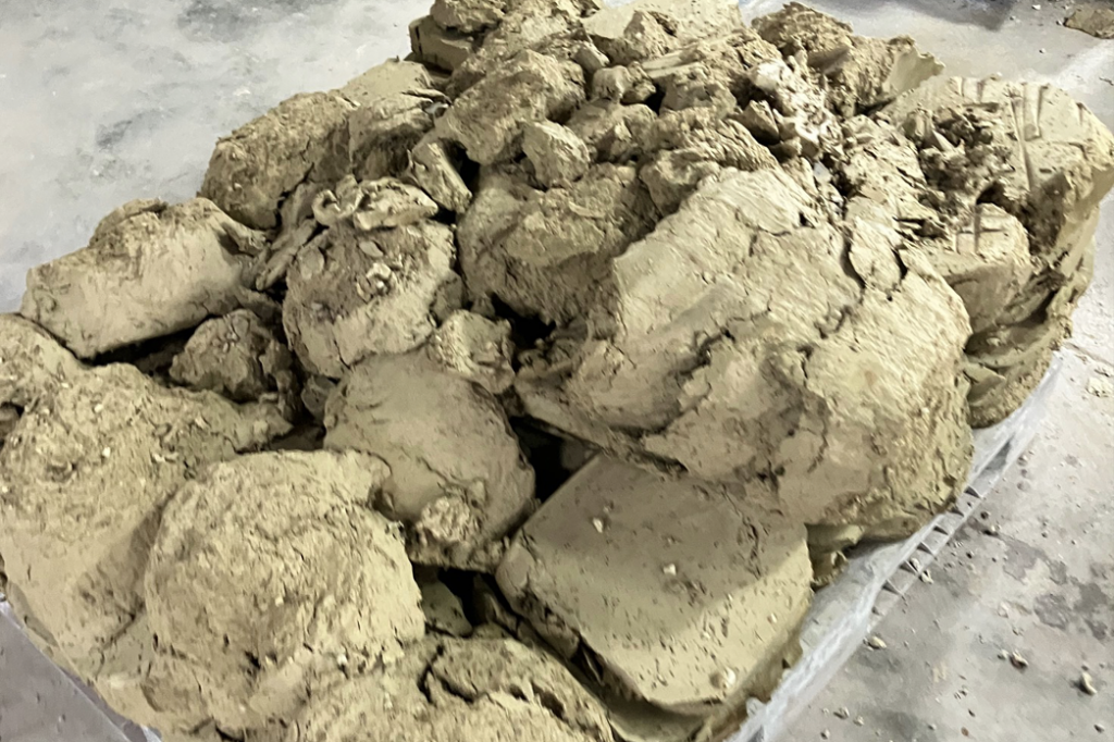 押出し成型用坏土キラ